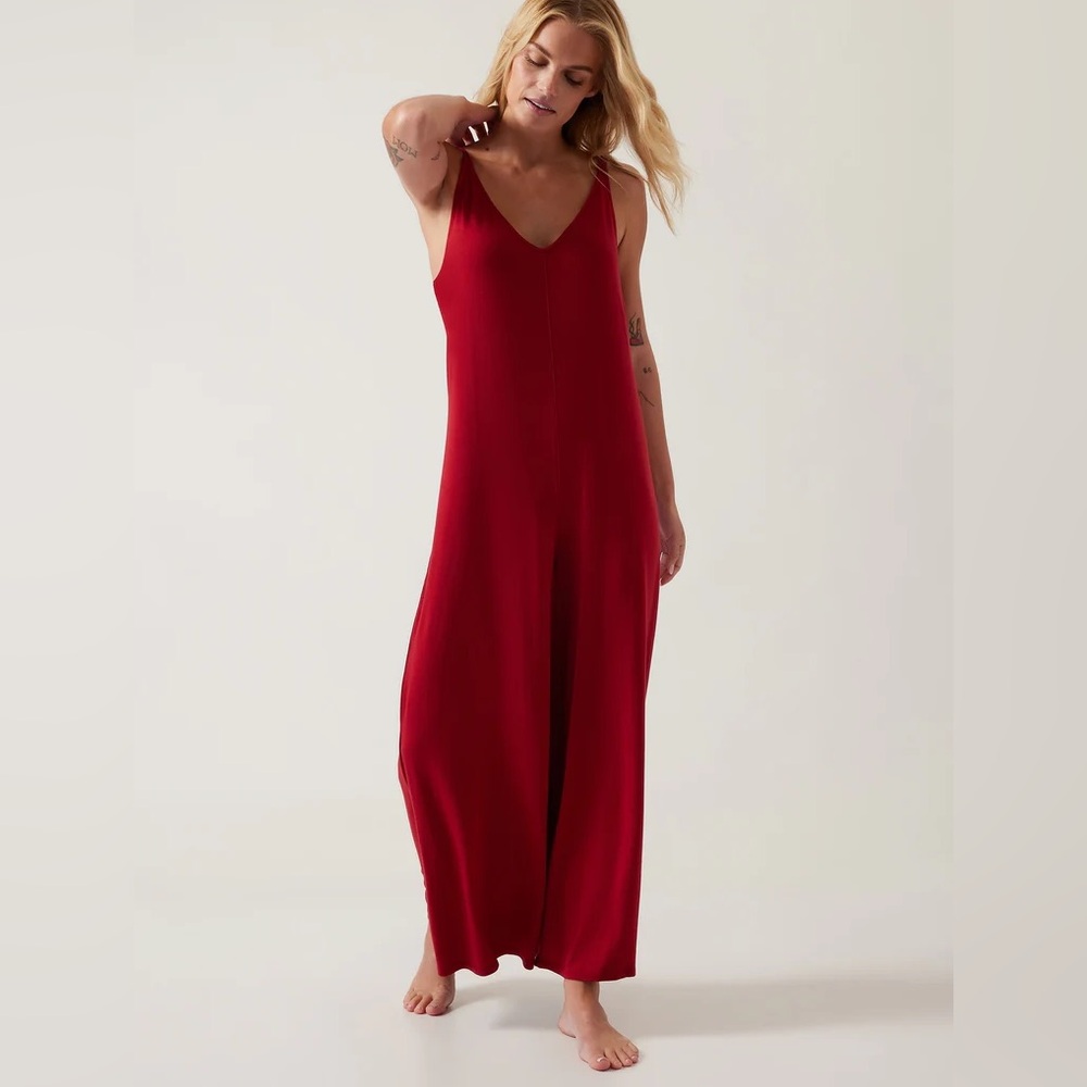 Athletes NIGHTTIME BLISS SLEEP V NECK ROMPER in candy red